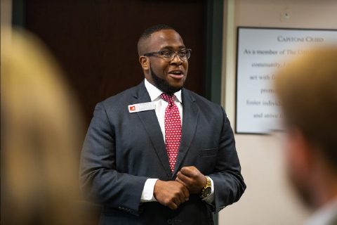 Incoming MBA candidate PJ Hatcher presenting his team’s proposal at the 2018 Speaker’s Edge competition.