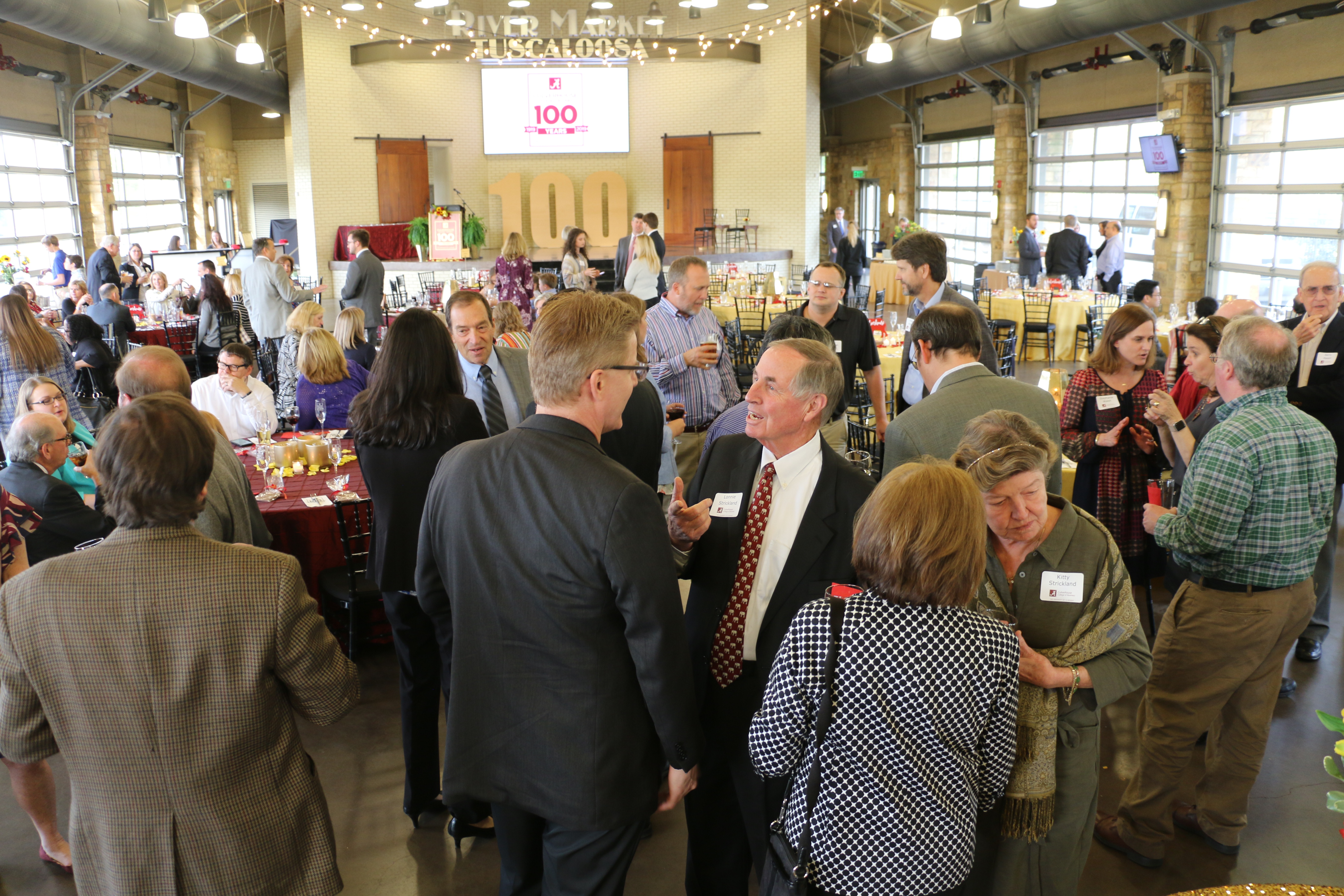Culverhouse faculty and staff mingle at the 2019 Faculty and Staff Awards