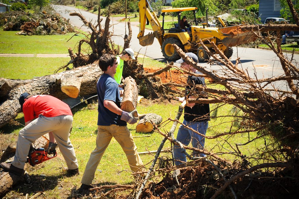 Tuscaloosa tornado relief efforts