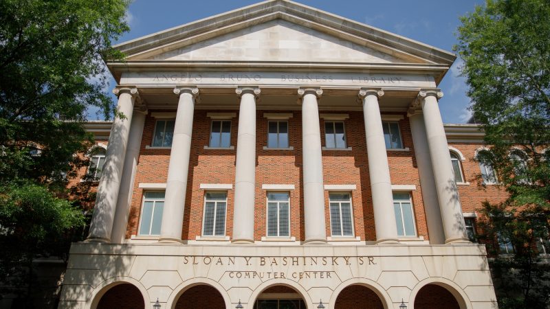 Bashinsky Computer Lab and Bruno Library Donation<span class="timeline-express-tax-container timeline">
<span class="pre-text">Timelines: </span>Culverhouse History
</span>